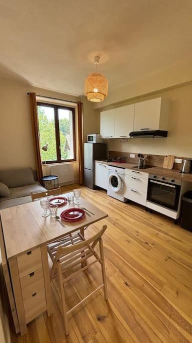 T2 Cocon Avec Balcon Et Parking Apartment La Roche-sur-Foron Luaran gambar