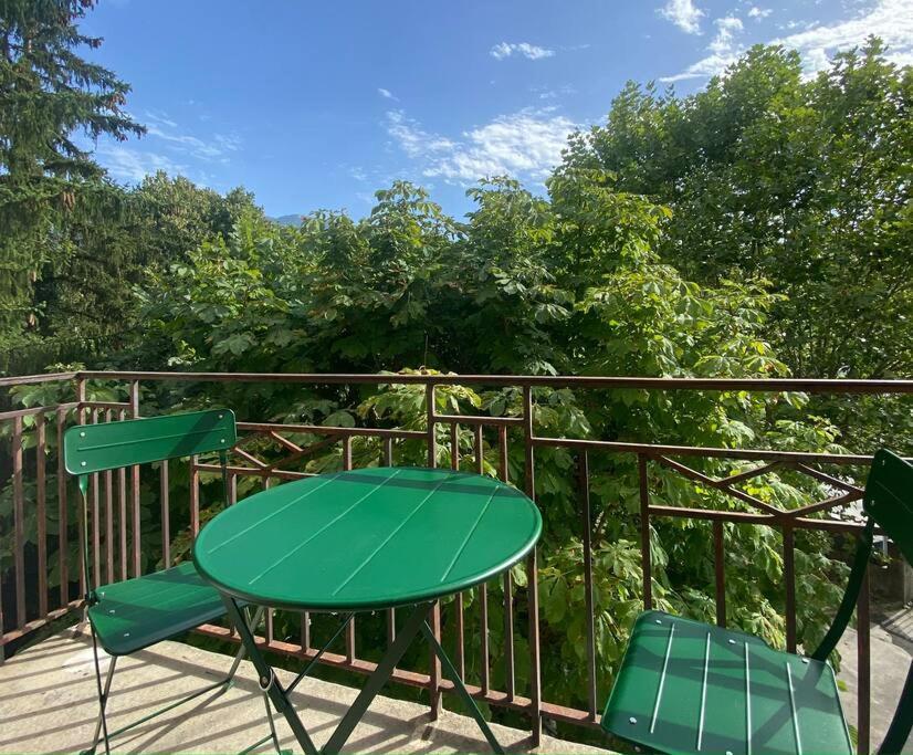 T2 Cocon Avec Balcon Et Parking Apartment La Roche-sur-Foron Luaran gambar